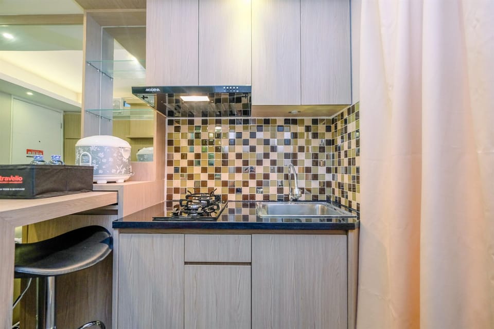 Room | Private kitchen | Fridge, stovetop, cookware/dishes/utensils
