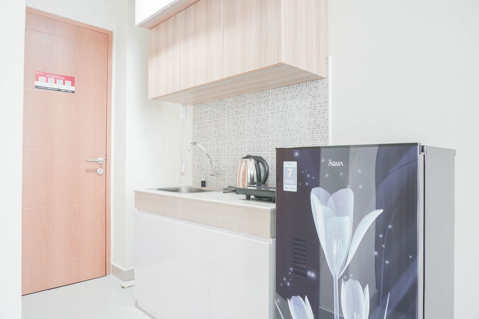 Room | Private kitchen | Fridge, stovetop, cookware/dishes/utensils
