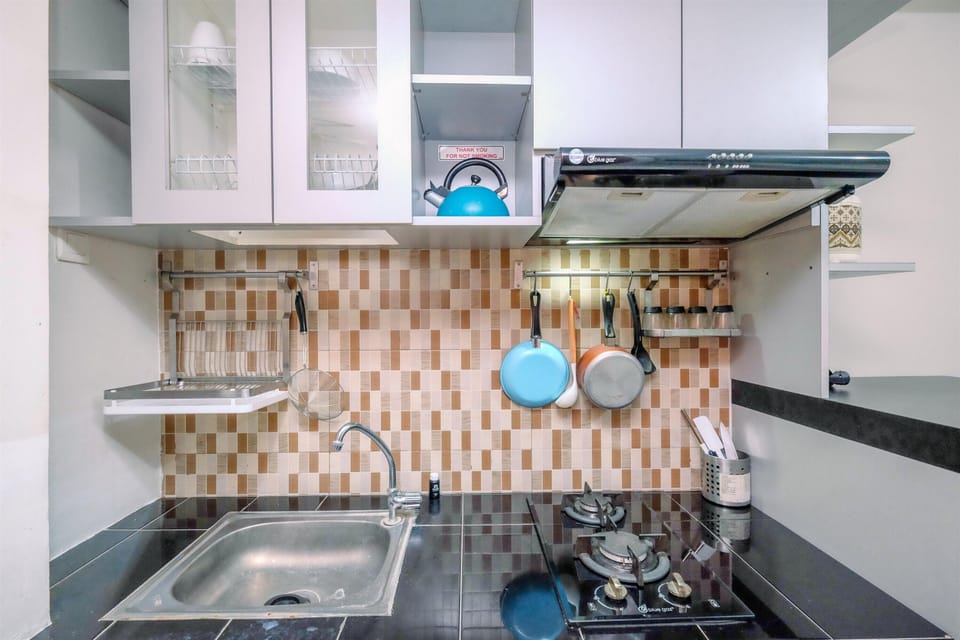 Room | Private kitchen | Fridge, stovetop, cookware/dishes/utensils