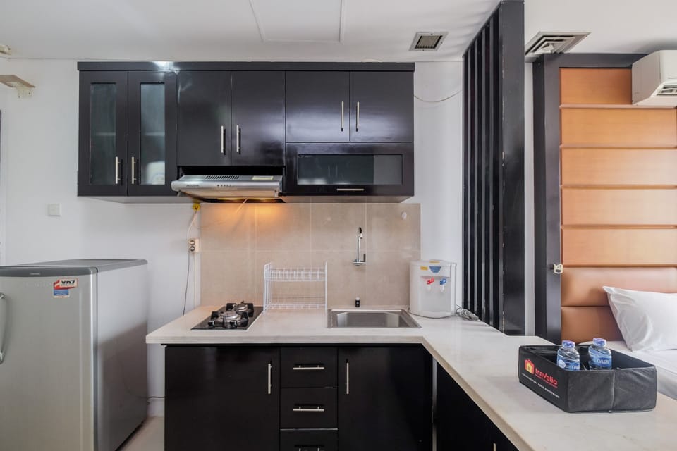 Room | Private kitchen | Fridge, stovetop, cookware/dishes/utensils