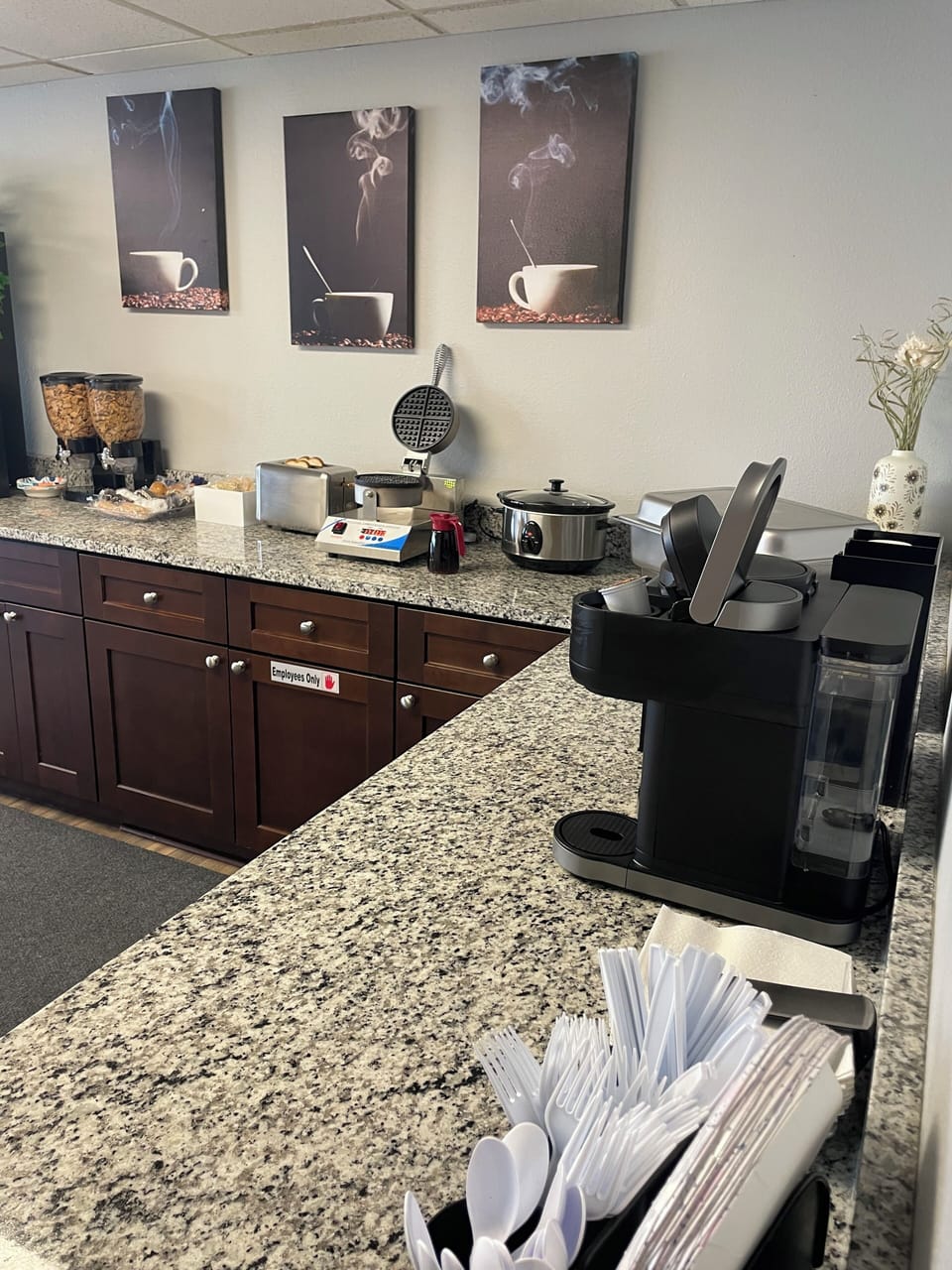 Free daily continental breakfast