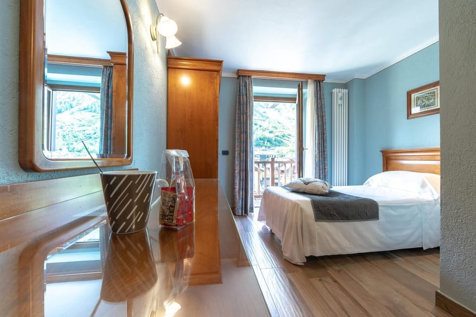 In-room safe, desk, cribs/infant beds, free WiFi