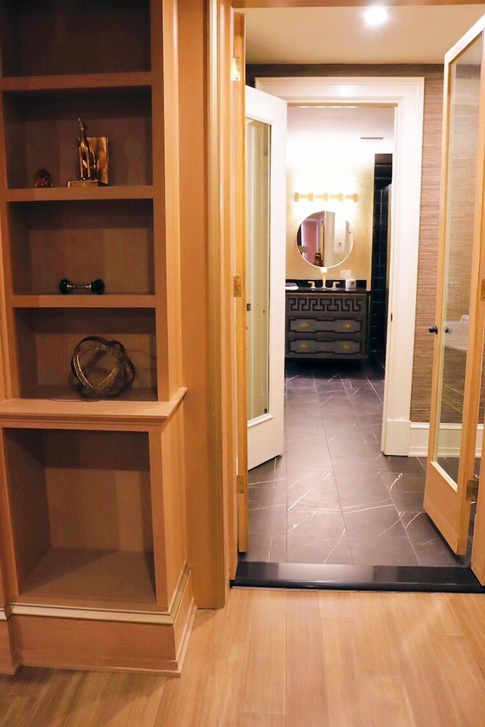 The Kennedy Suite | Living area | 60-inch Smart TV with digital channels, TV