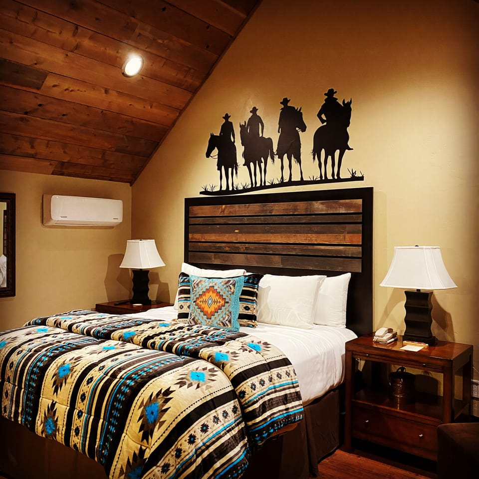 Deluxe Room | Egyptian cotton sheets, premium bedding, pillowtop beds, free WiFi