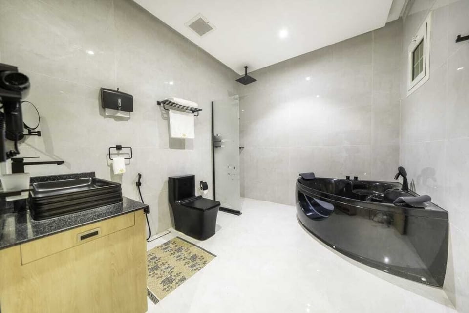 Royal Double Room | Bathroom