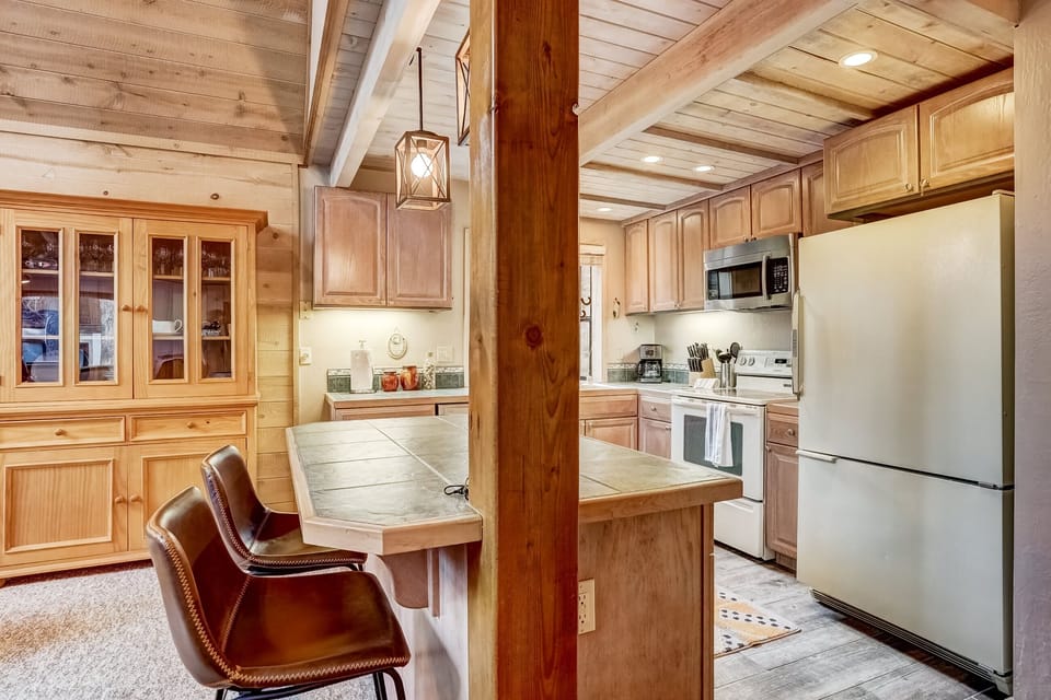 House, Multiple Beds, Patio, Mountain View (Serenity at Tahoe Donner) | Private kitchen | Fridge, microwave, coffee/tea maker, toaster