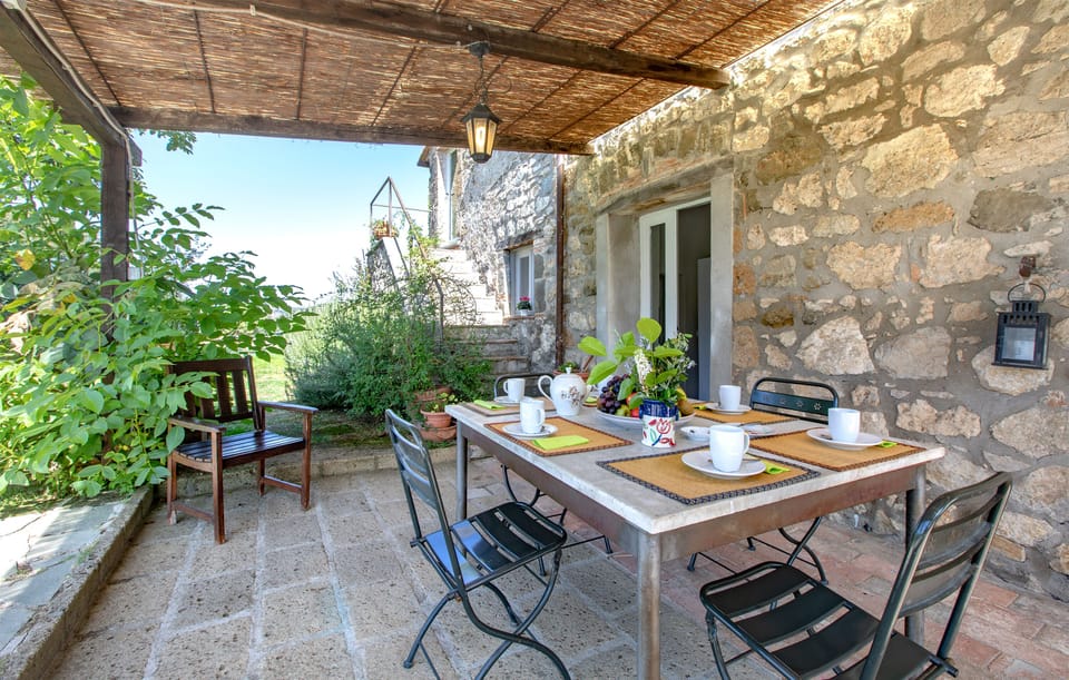 House, 5 Bedrooms, Private Pool | Property grounds