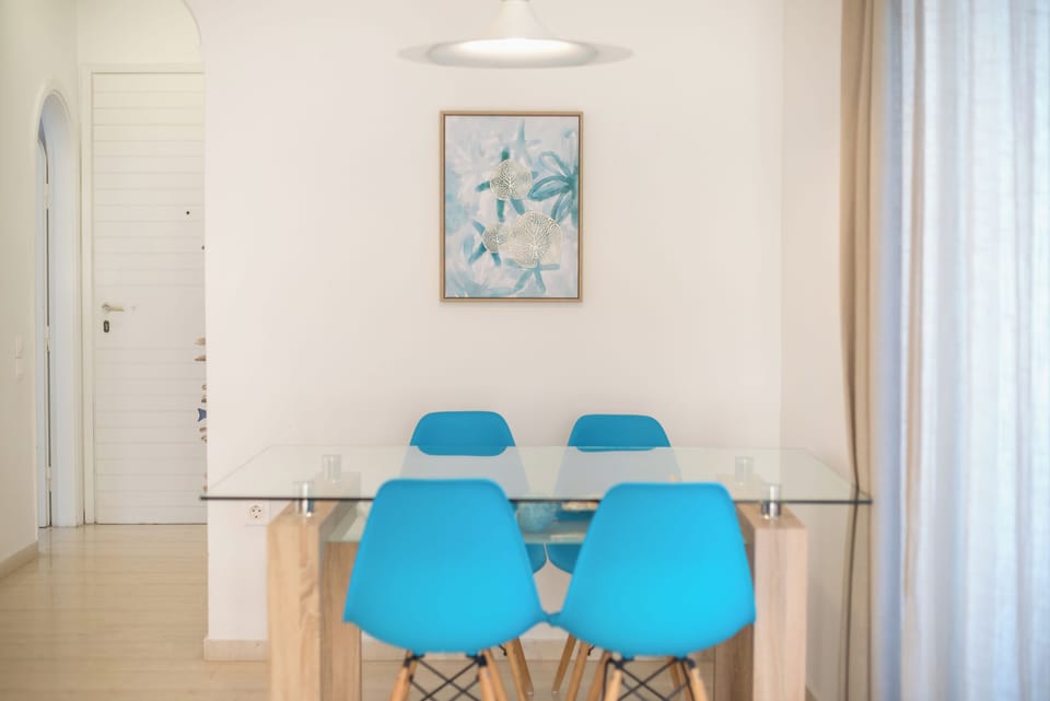 Apartment, 1 Bedroom, Balcony, City View | Dining