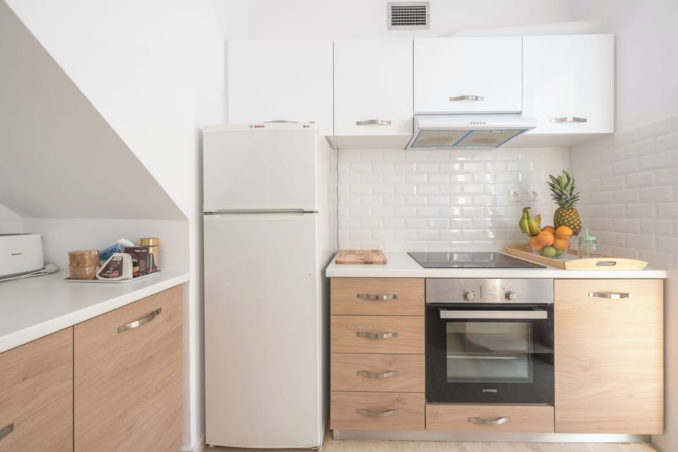 Apartment, 1 Bedroom, Balcony, City View | Interior