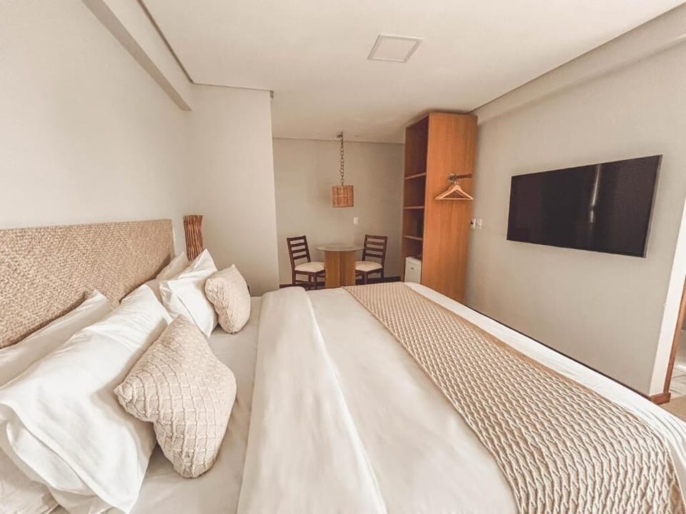 Quarto Acessibilidade | Minibar, individually decorated, individually furnished