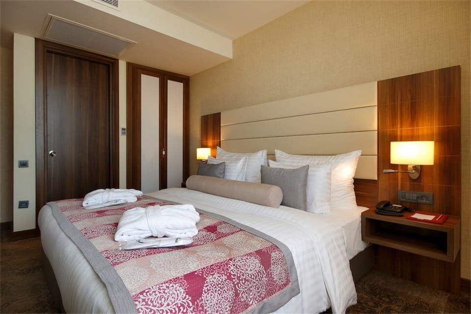 Premium bedding, minibar, in-room safe, desk