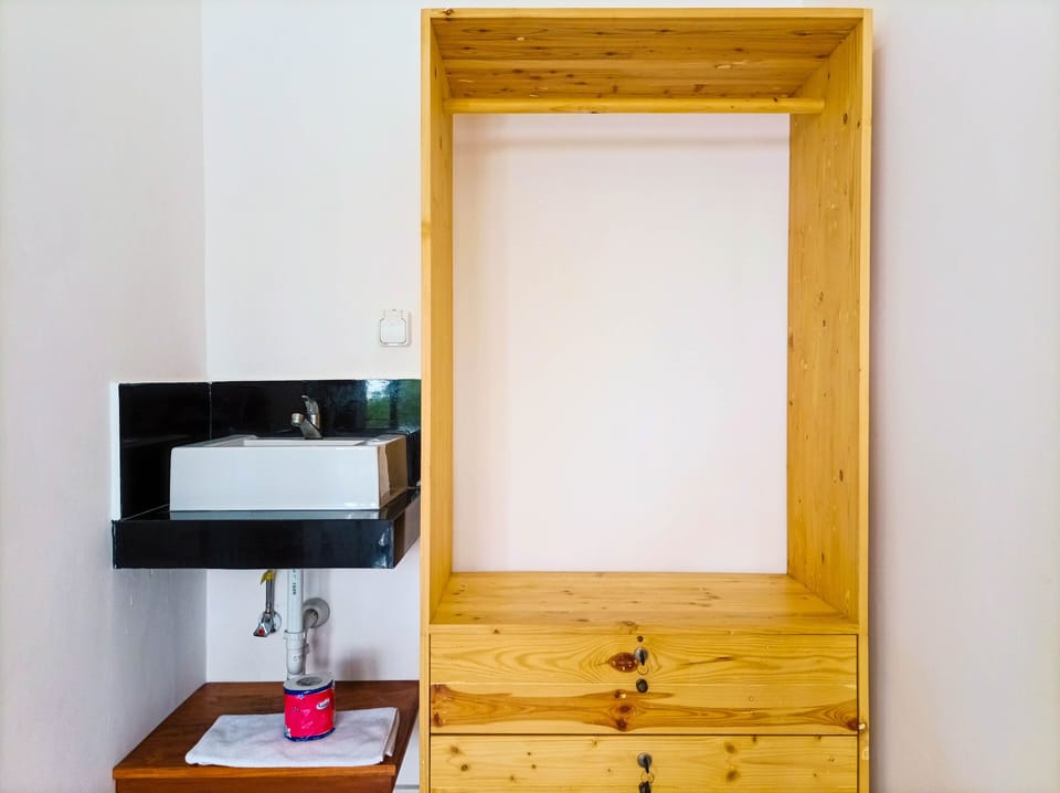 Deluxe Double Room | Wardrobe