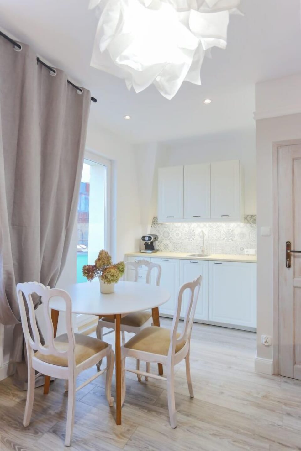 Standard Studio | Private kitchen | Coffee/tea maker, electric kettle, toaster