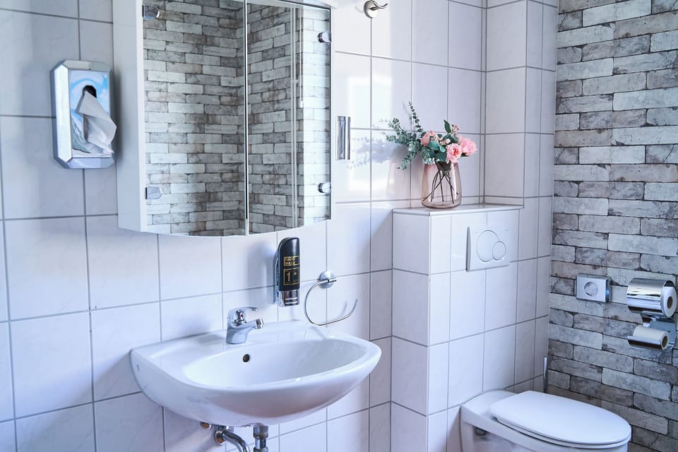 Shower, free toiletries, towels, soap