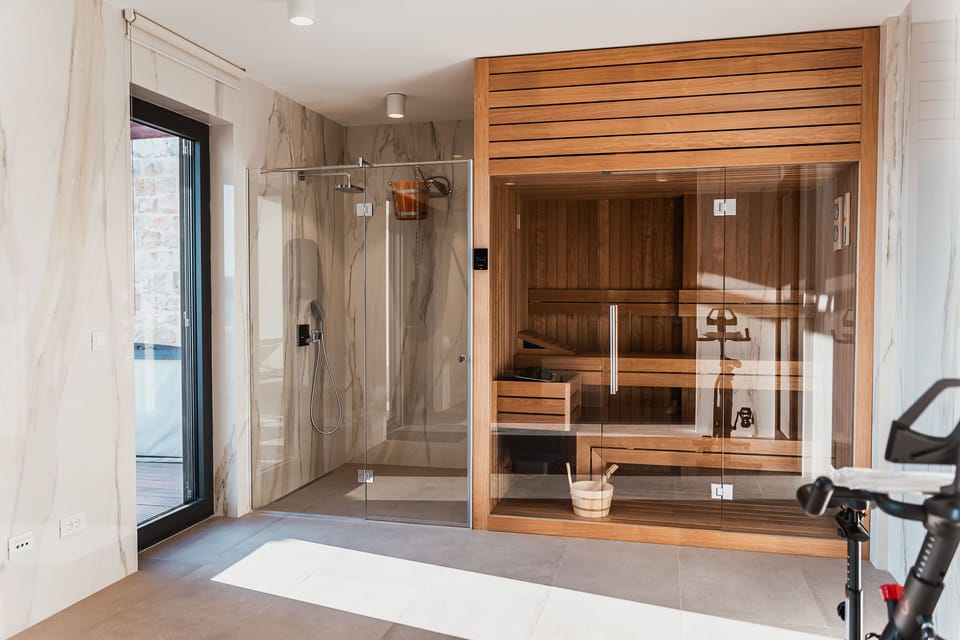 Presidential Apartment, Sauna, Sea View | Private spa tub