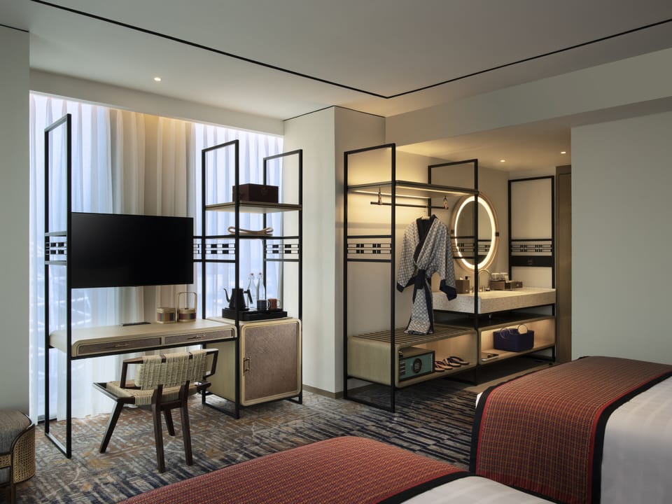 Executive Room, 1 King Bed | Minibar, in-room safe, desk, free WiFi