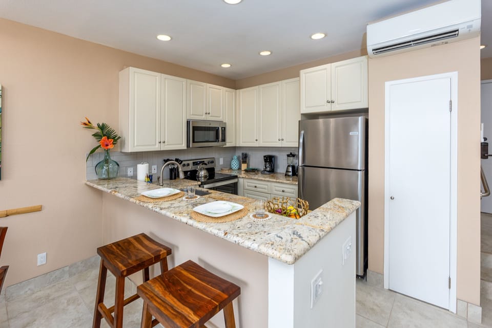 Condo, 1 Bedroom | Private kitchen | Coffee/tea maker, fridge, oven, toaster
