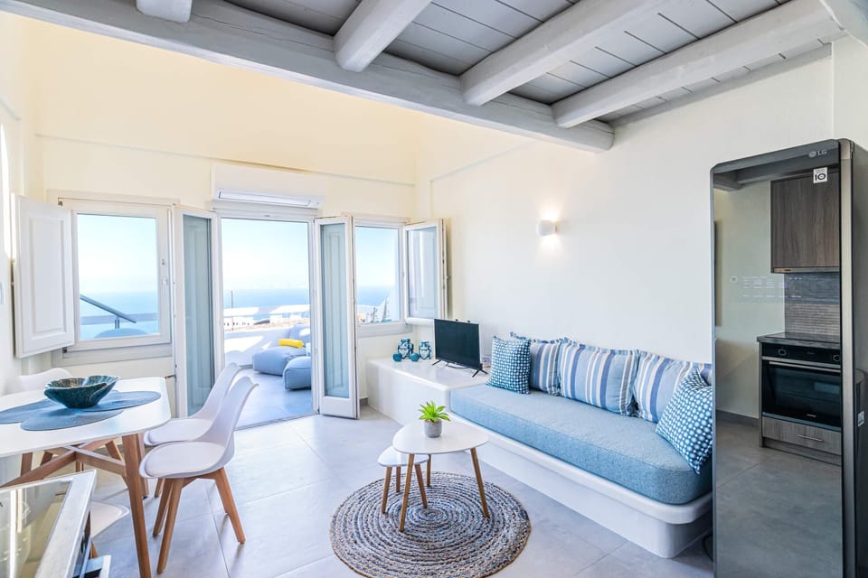 Villa, 2 Bedrooms, Hot Tub | Living area | 40-inch Smart TV with satellite channels, TV, Netflix