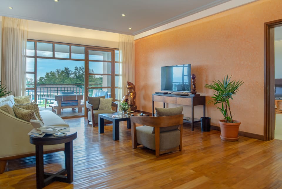 Savoy Penthouse Panoramic view | Living area | Flat-screen TV