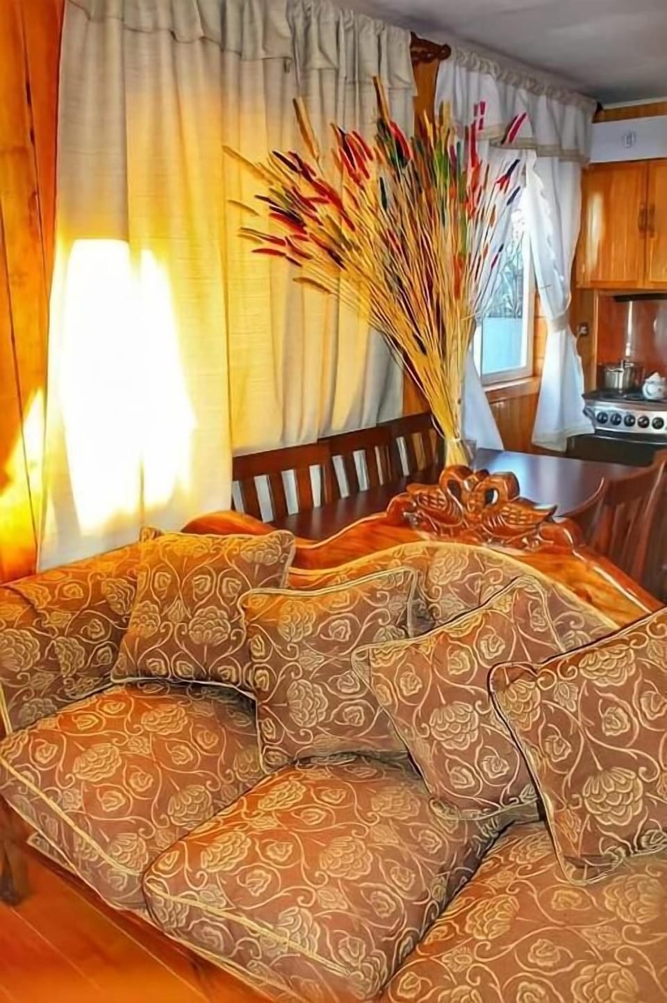 Classic Cabin | Living room | 22-inch flat-screen TV with cable channels, TV