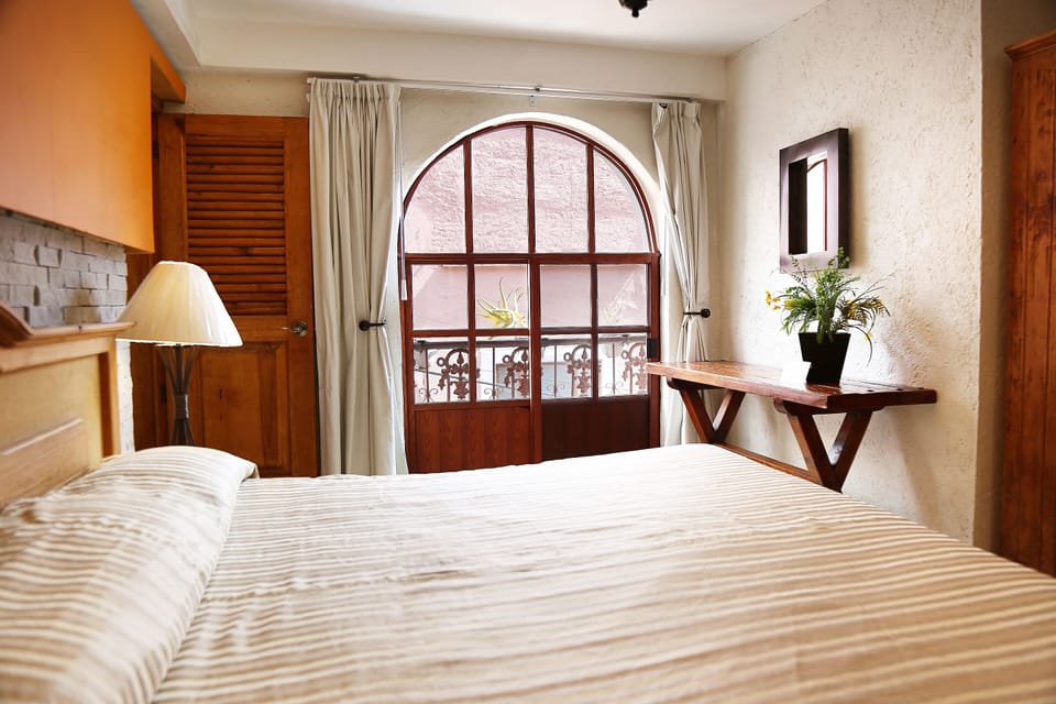 Standard Room, 1 King Bed | Free WiFi, bed sheets