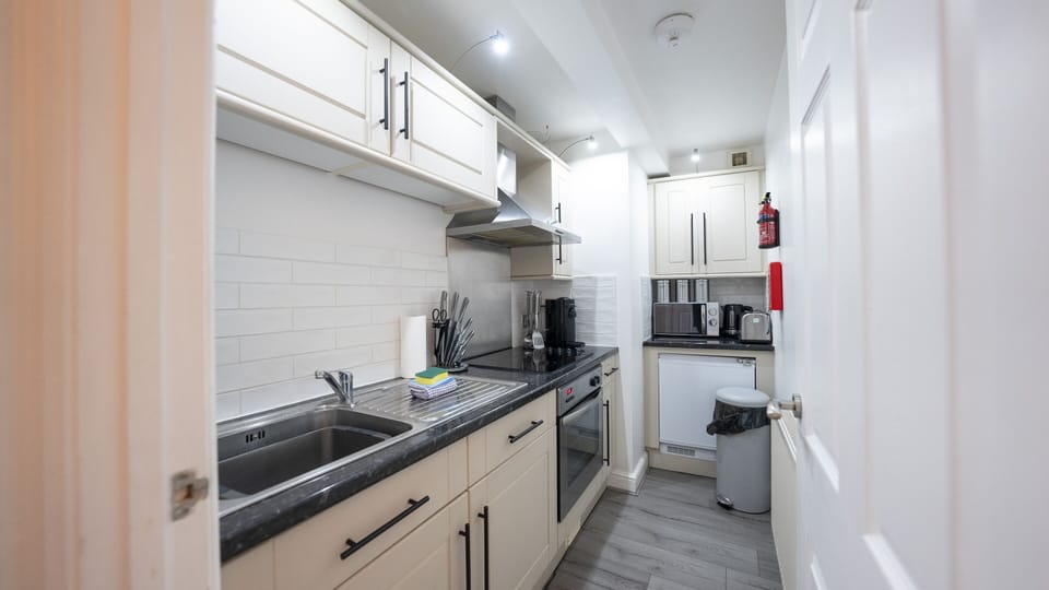 Basic Apartment, Private Bathroom | Shared kitchen