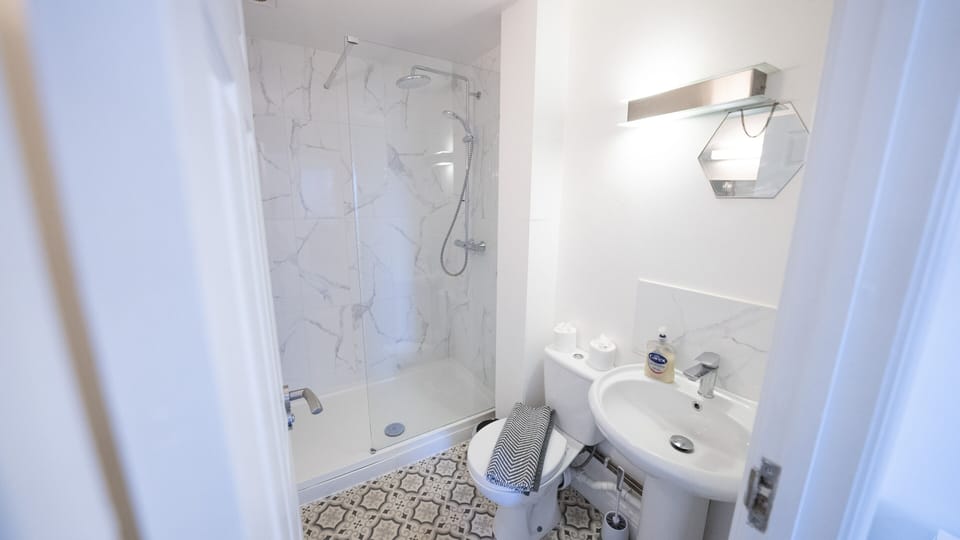 Modern Townhouse Apartment in Stratford Upon Avon With Wifi & Netflix Apartment in Stratford-upon-Avon