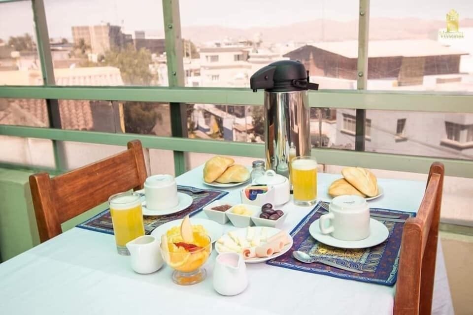 Free daily English breakfast