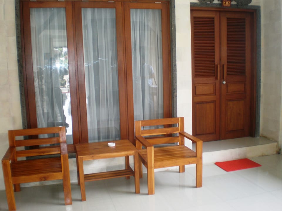 Superior Room | Cribs/infant beds, rollaway beds, free WiFi, bed sheets