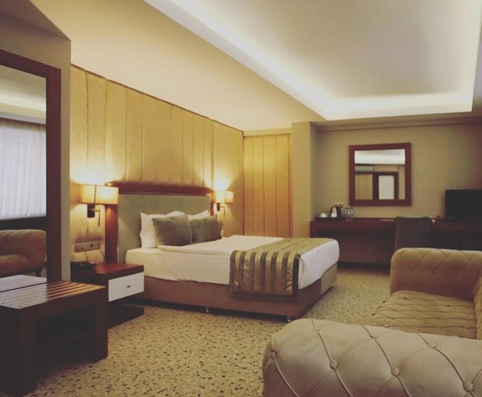 Deluxe Double Room | In-room safe, individually decorated, individually furnished, free WiFi