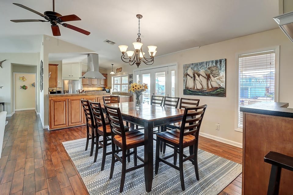 House, 4 Bedrooms | Private kitchen | Fridge, oven, coffee/tea maker, toaster