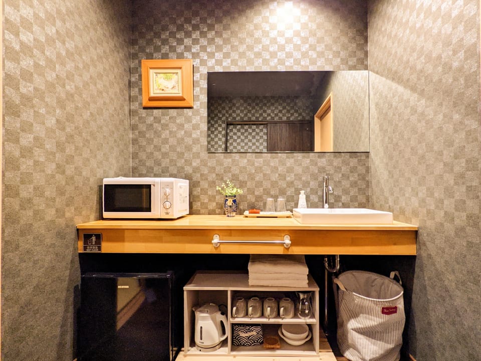 Family House | Bathroom | Free toiletries, hair dryer, slippers, bidet