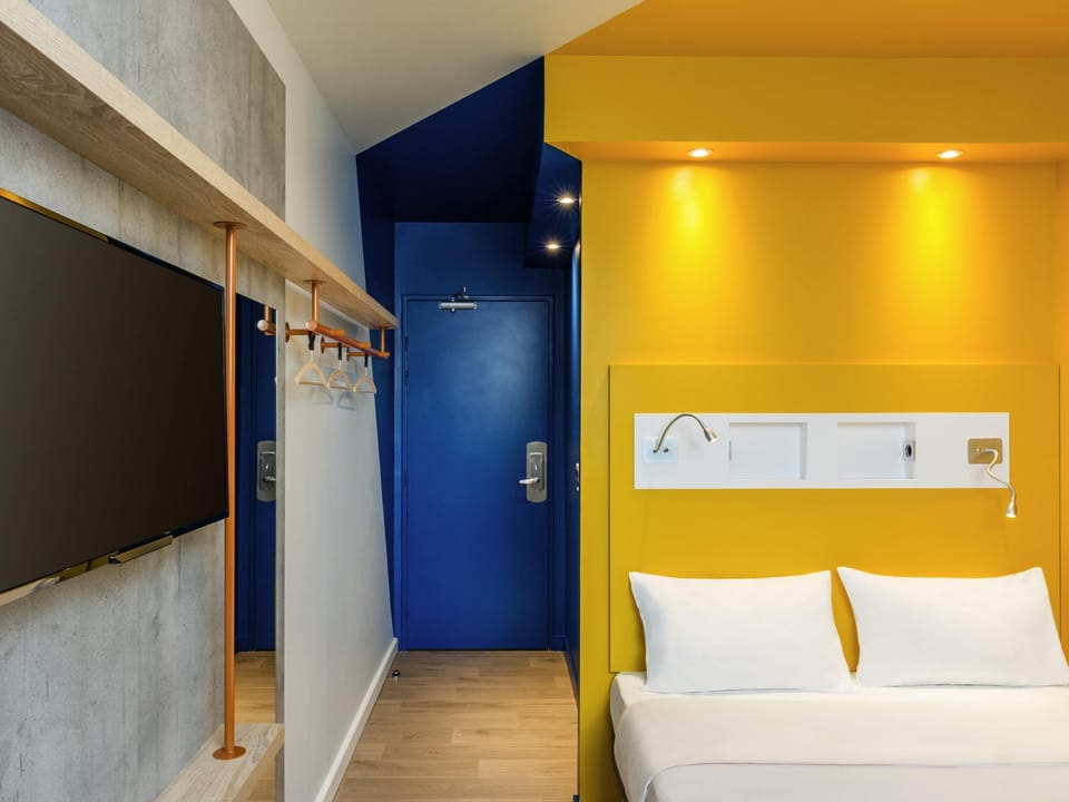 Standard Room, 1 Double Bed | Hypo-allergenic bedding, individually furnished, desk, laptop workspace