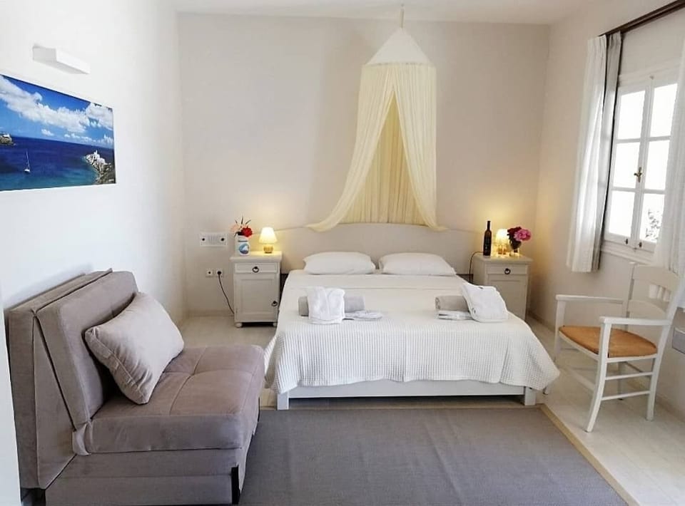 Comfort Double Room | Hypo-allergenic bedding, pillowtop beds, in-room safe