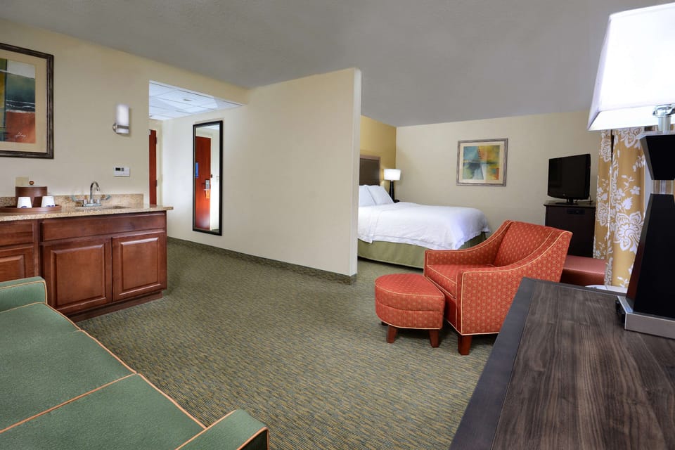 Room, 1 King Bed with Sofa bed, Non Smoking | Premium bedding, pillowtop beds, in-room safe, desk
