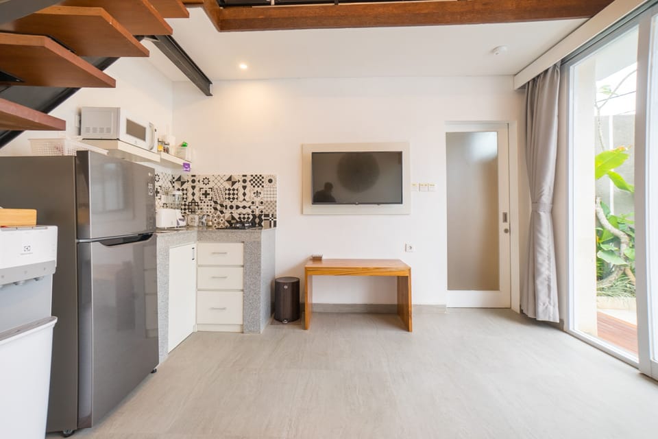 FourLeaf - Pool Loft Suite | In-room safe, desk, free WiFi, bed sheets