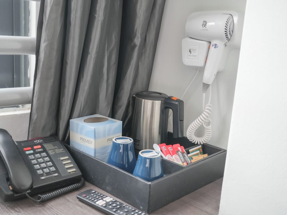 Night Use Only-9PM-8AM, Max 11 hours | Minibar, desk, laptop workspace, soundproofing