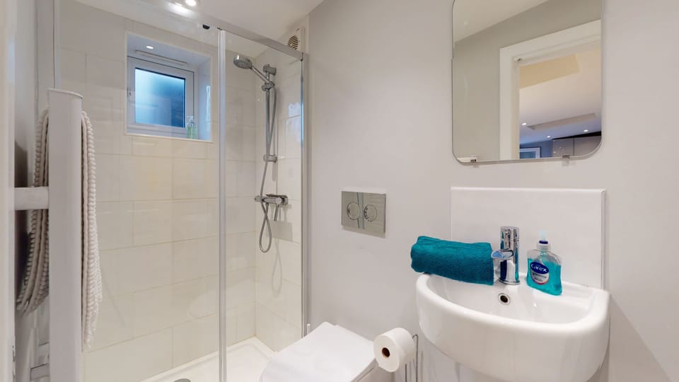 Wimbledon Studios Apartment in London