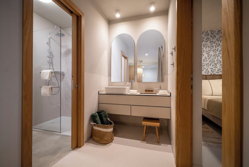 Suite for 2+3 | Bathroom | Shower, free toiletries, hair dryer, towels
