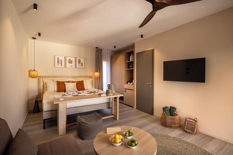 In-room safe, desk, free WiFi, bed sheets