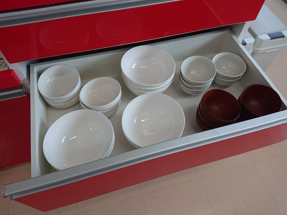 Deluxe Apartment | Private kitchen | Full-size fridge, microwave, stovetop, electric kettle