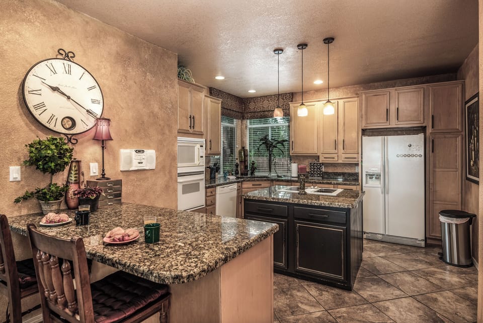 Studio (3 Bedrooms) | Property amenity