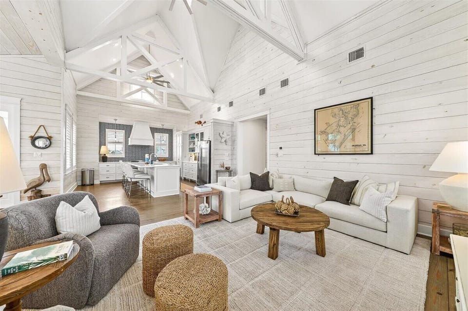 House (5 Bedrooms) | Interior