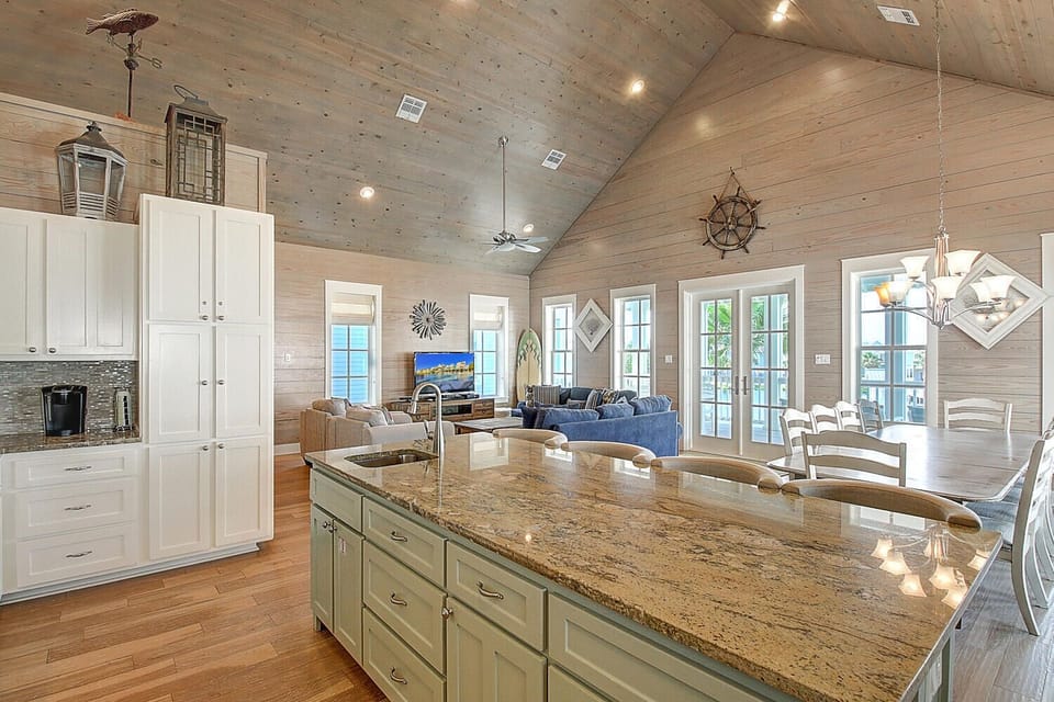 House (5 Bedrooms) | Interior
