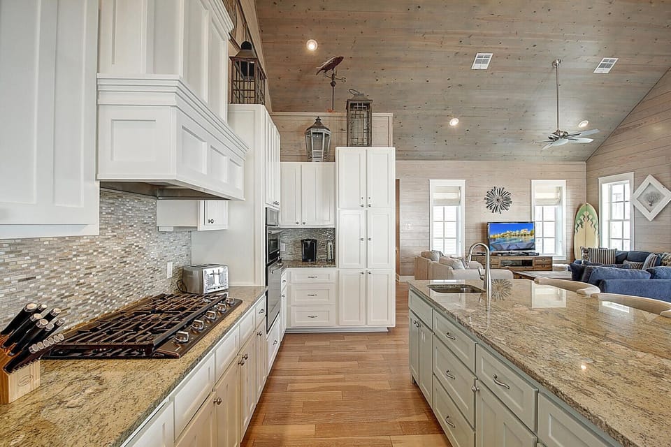 House (5 Bedrooms) | Interior