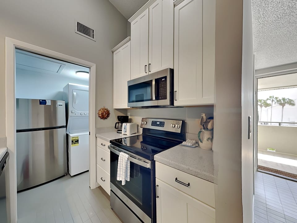 Condo (0 Bedroom) | Property amenity