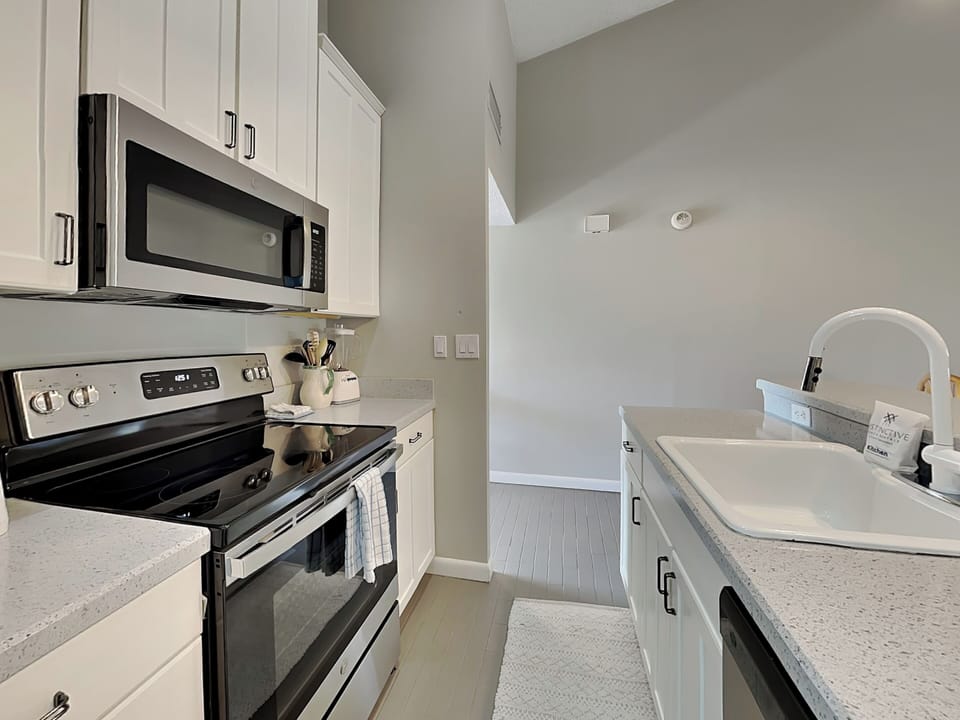 Condo (0 Bedroom) | Property amenity
