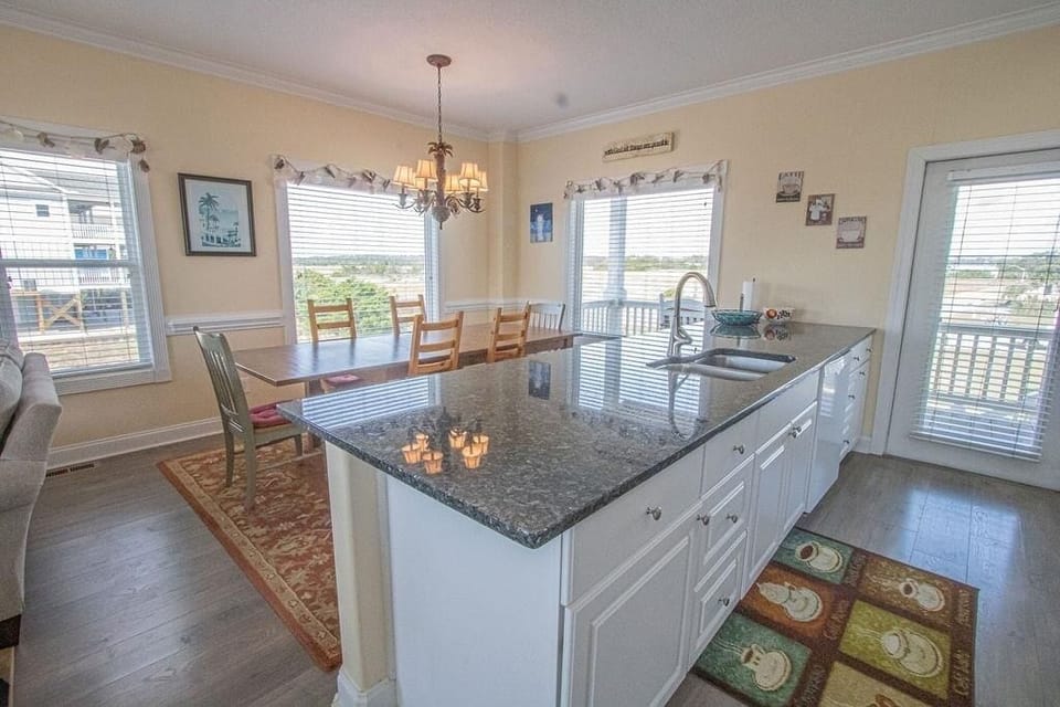House, 5 Bedrooms | Private kitchen | Coffee/tea maker, fridge, oven, toaster