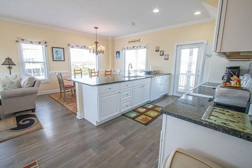 House, 5 Bedrooms | Private kitchen | Coffee/tea maker, fridge, oven, toaster