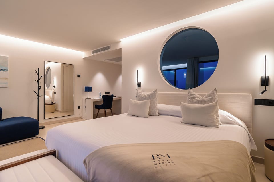1 bedroom, minibar, in-room safe, desk